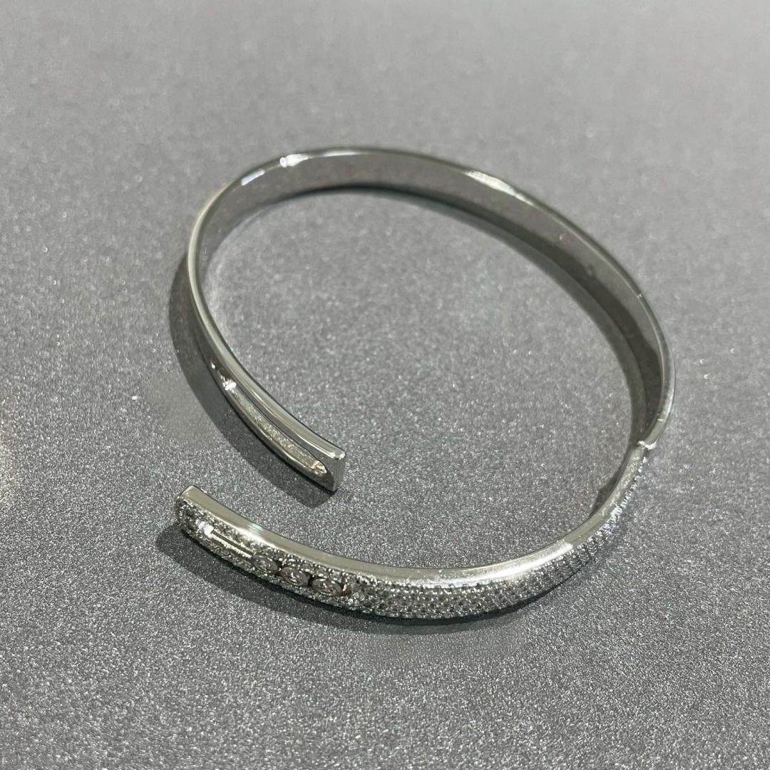 [Zalyn]MOVE NOA PAVÉ DIAMOND BANGLE BRACELET
