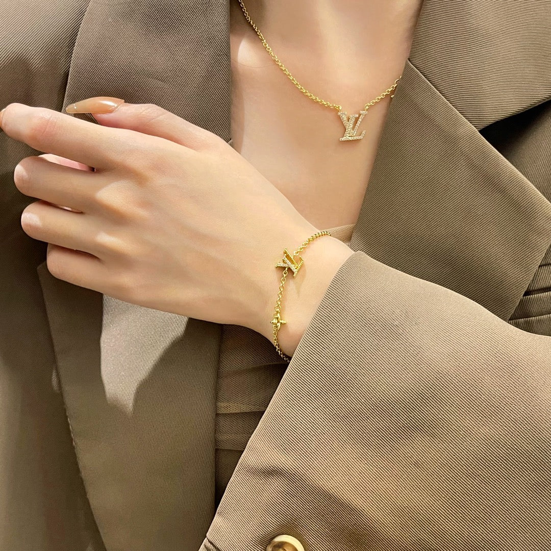 [Zalyn]LOGO STAR MOTIF GOLD BRACELET