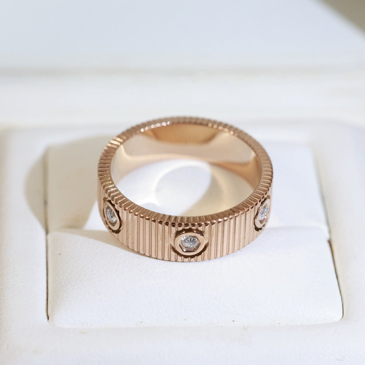 [Zalyn Jewelry]LOVE 6.5MM UNLIMITED 6 DIAMONDS RING
