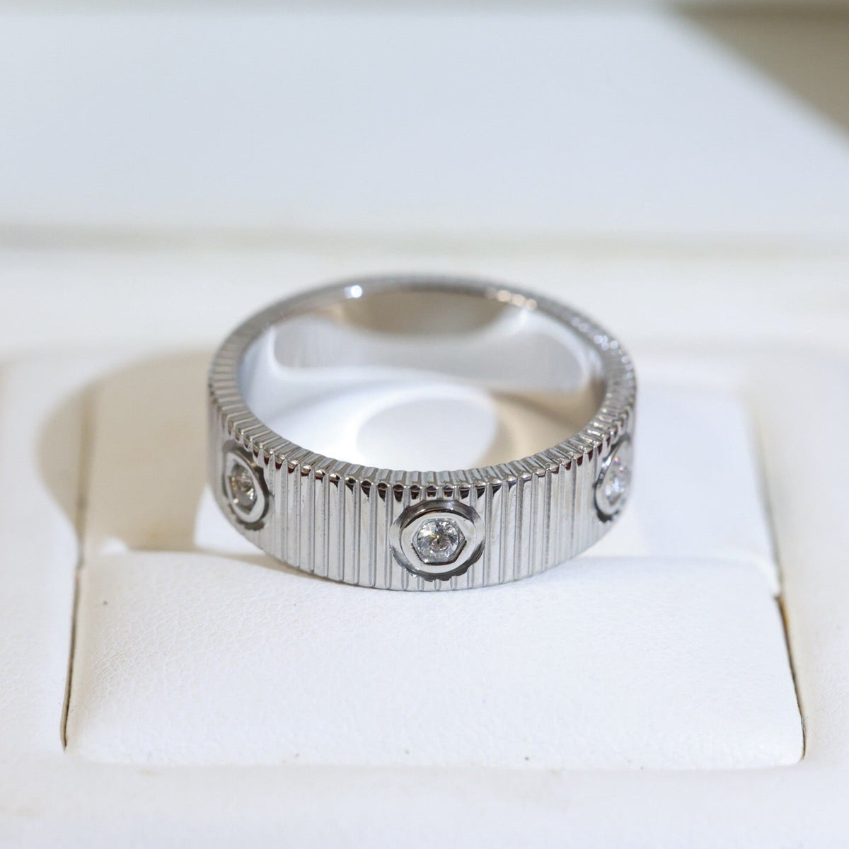[Zalyn Jewelry]LOVE 6.5MM UNLIMITED 6 DIAMONDS RING