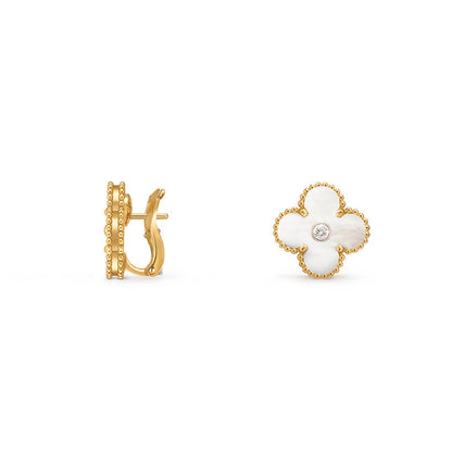 [Zalyn]15MM CLOVER FLOWER STUD EARRINGS DIAMOND-GOLD COLLECTION