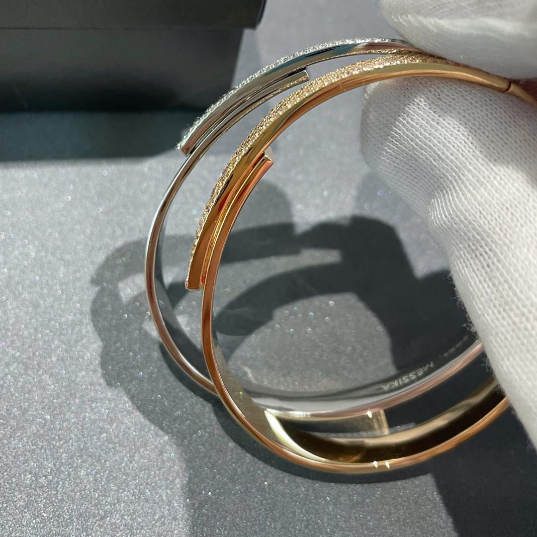 [Zalyn]MOVE NOA PAVÉ DIAMOND BANGLE BRACELET