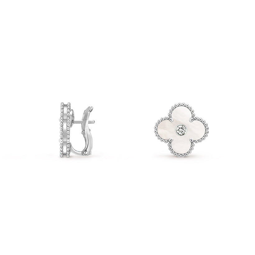 [Zalyn]15MM CLOVER FLOWER STUD EARRINGS DIAMOND-WHITE GOLD COLLECTION