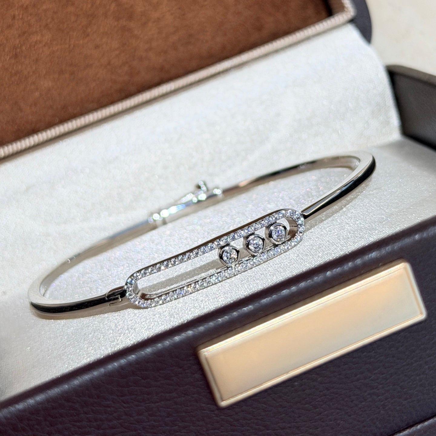 [Zalyn]MOVE PAVÉ DIAMOND BANGLE BRACELET M