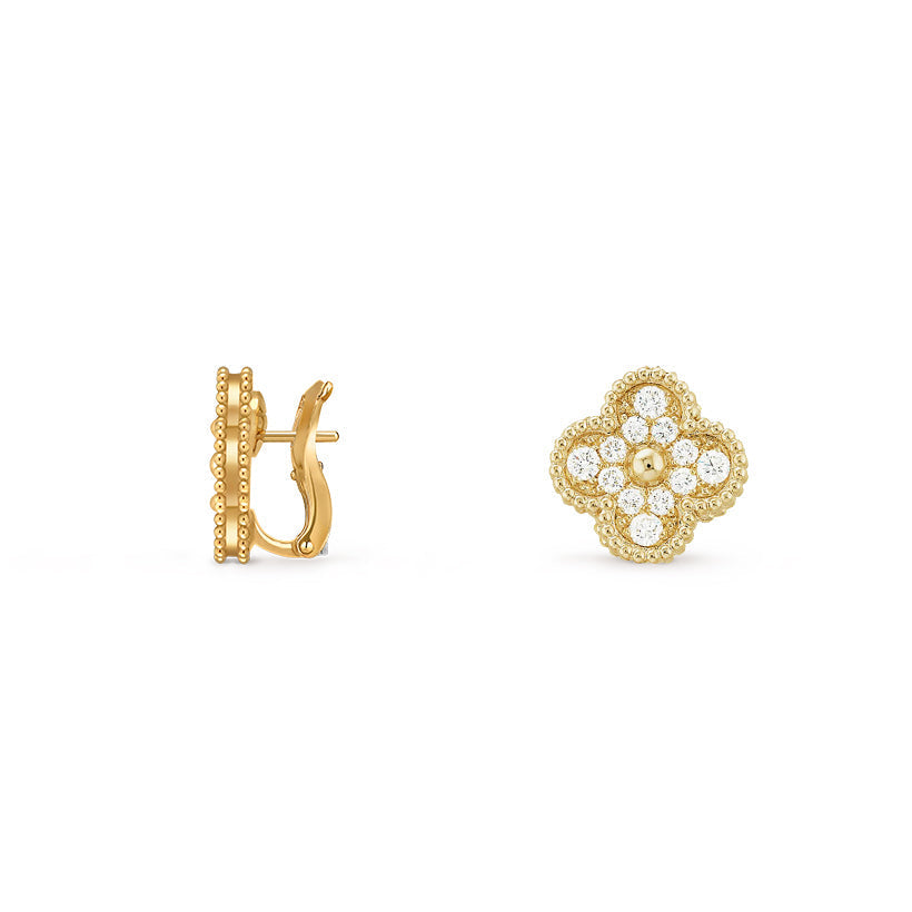 [Zalyn]15MM CLOVER FLOWER STUD EARRINGS GOLD COLLECTION