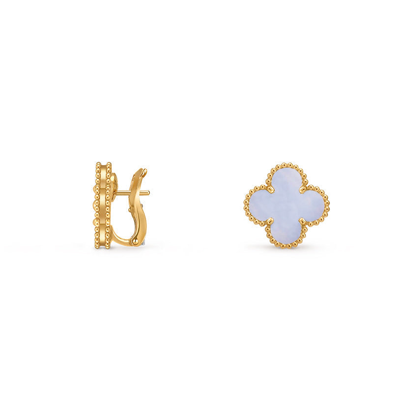 [Zalyn]15MM CLOVER FLOWER STUD EARRINGS GOLD COLLECTION