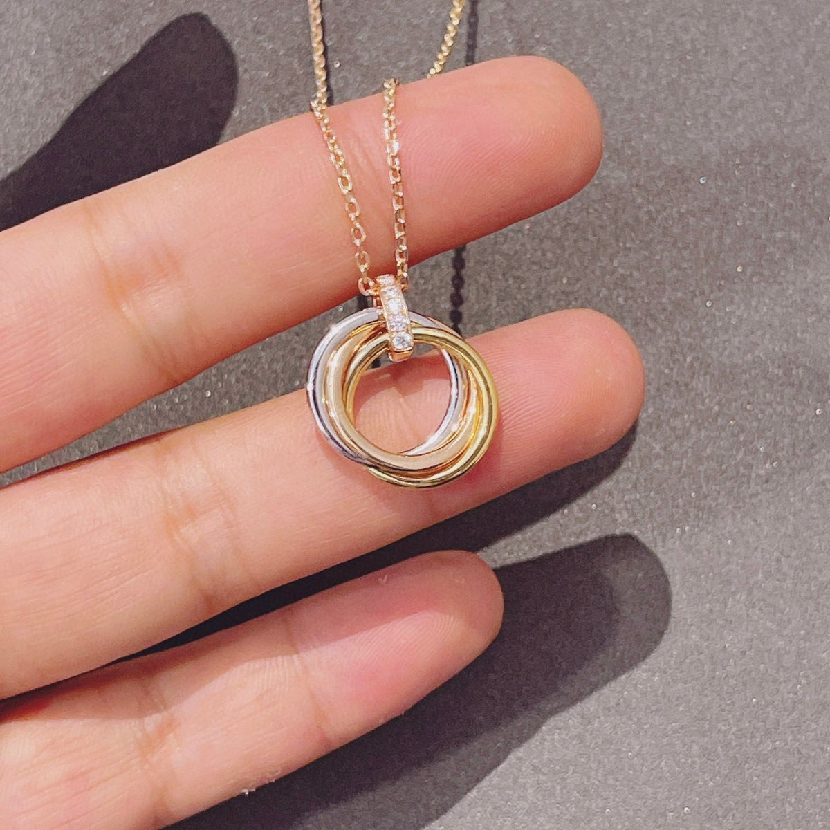 [Zalyn Jewelry ]TRINITY NECKLACE GOLD  DIAMONDS