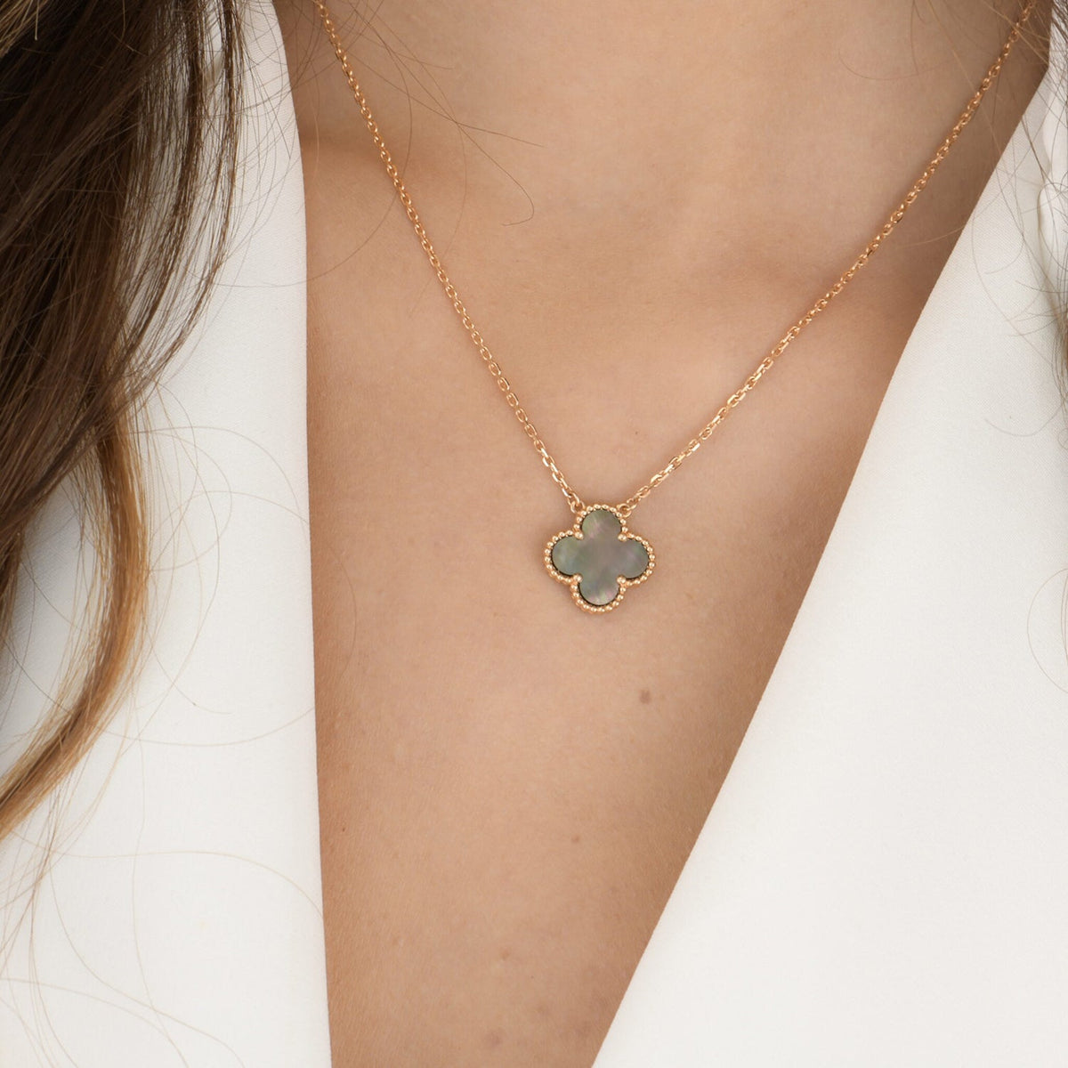 [Zalyn Jewelry ]CLOVER 15MM  GRAY MOTHER OF PEARL NECKLACE