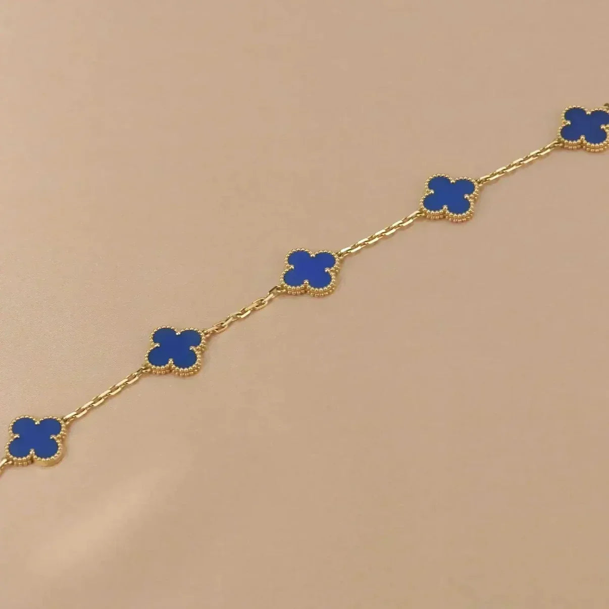 [Zalyn]LUCKY CLOVER 5-MOTIF BRACELET - BLUE AGATE COLLECTION