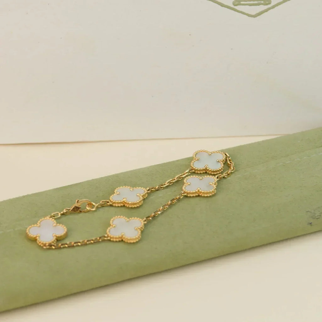 [Zalyn Jewelry ]CLOVER WHITE PEARL MOP 5 MOTIF BRACELET COLLECTION