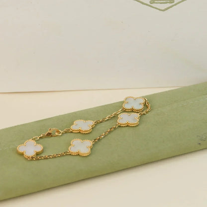 [Zalyn Jewelry ]CLOVER WHITE PEARL MOP 5 MOTIF BRACELET COLLECTION