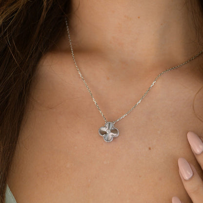 [Zalyn Jewelry ]CLOVER  15MM DIAMOND LASER NECKLACE SILVER
