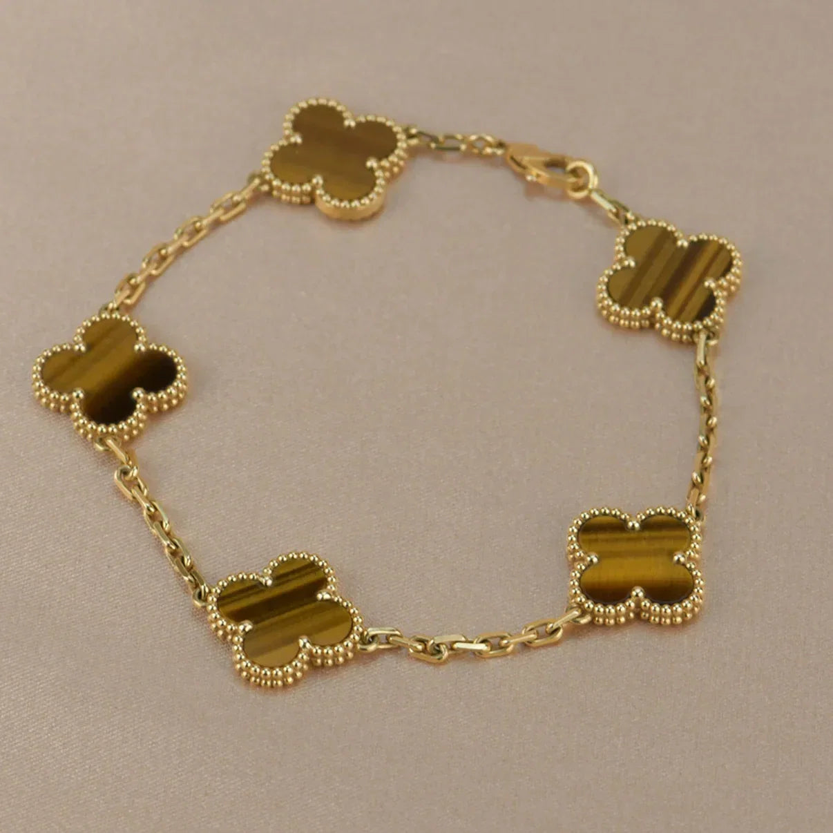 [Zalyn]LUCKY CLOVER 5-MOTIF BRACELET -  TIGER’S EYE COLLECTION