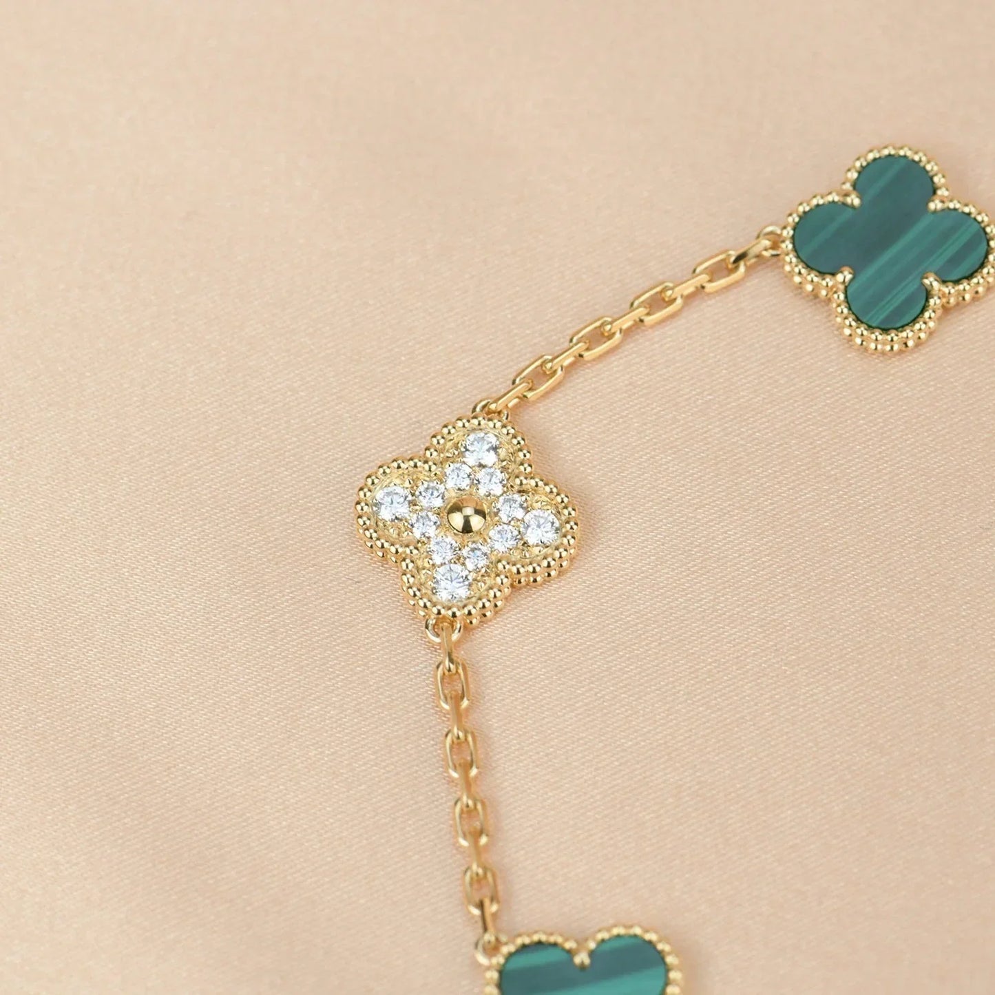 [Zalyn]LUCKY CLOVER 5-MOTIF BRACELET - MALACHITE COLLECTION