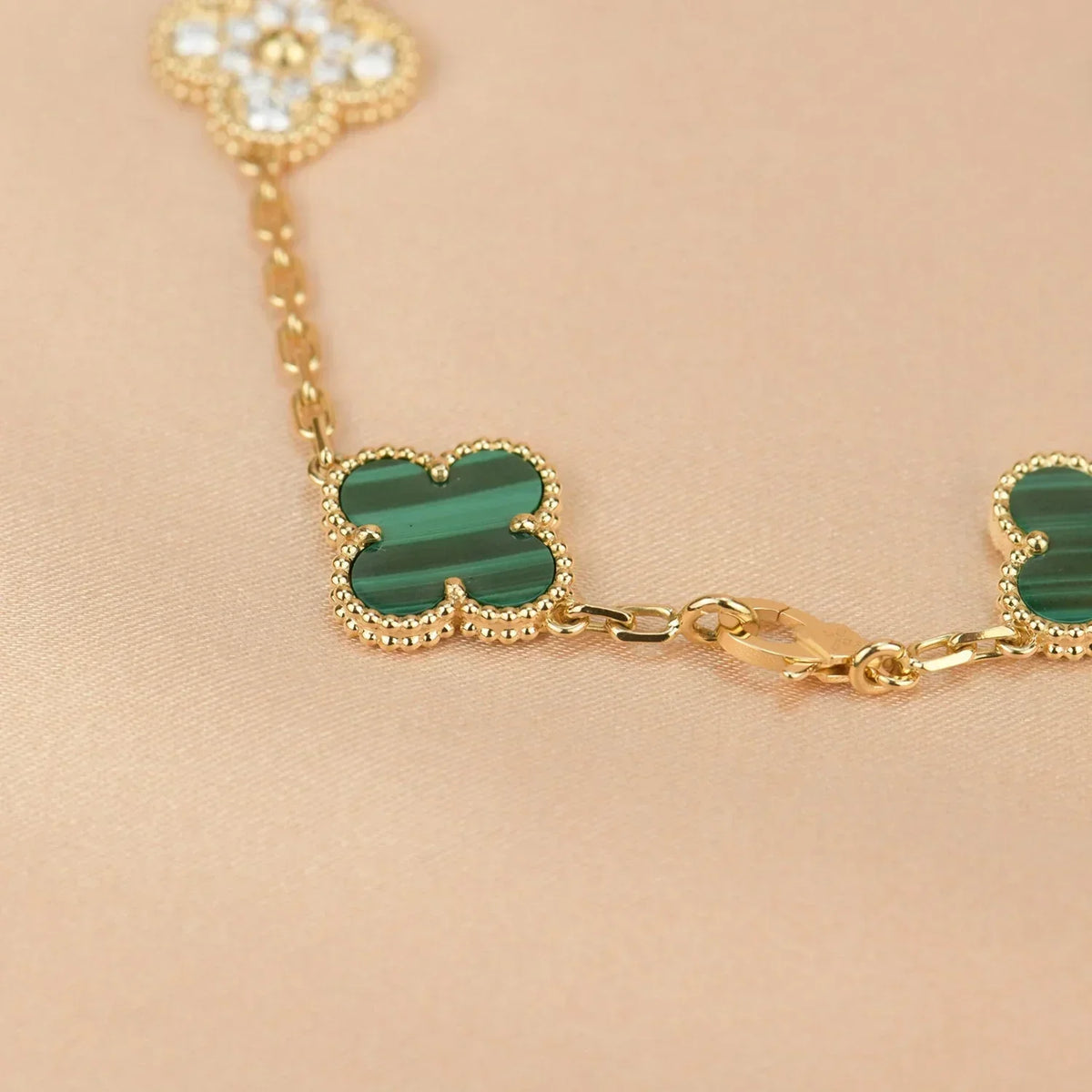 [Zalyn Jewelry ] CLOVER 5 MOTIF MALACHITE BRACELET COLLECTION