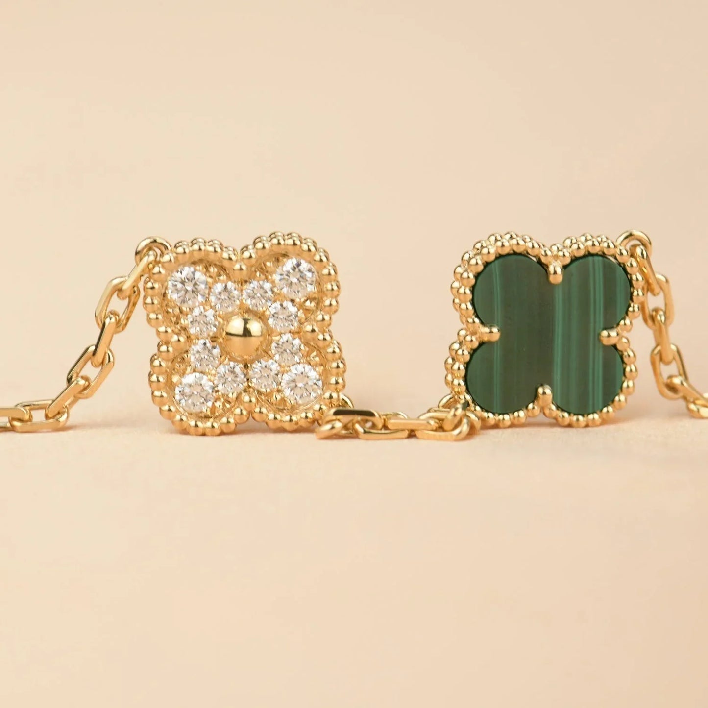 [Zalyn]LUCKY CLOVER 5-MOTIF BRACELET - MALACHITE COLLECTION