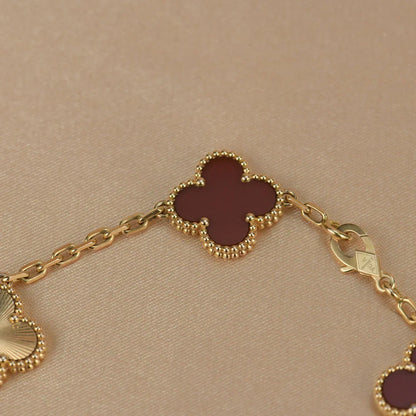 [Zalyn]LUCKY CLOVER 5-MOTIF BRACELET - RED CARNELIAN COLLECTION