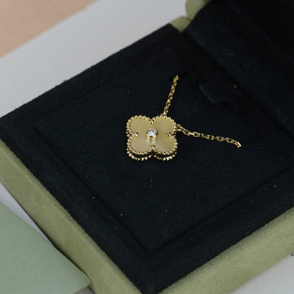 [Zalyn Jewelry ]CLOVER 15MM DIAMOND GOLD MOTHER OF PEARL NECKLACE