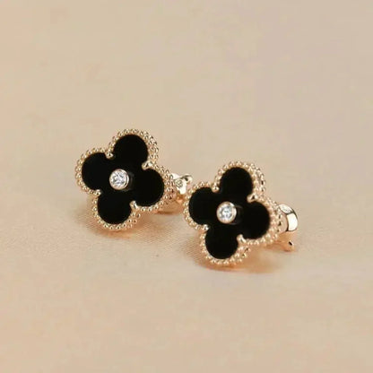 [Zalyn Jewelry ]CLOVER MEDIUM 1 MOTIFS ONYX DIAMOND EARRINGS