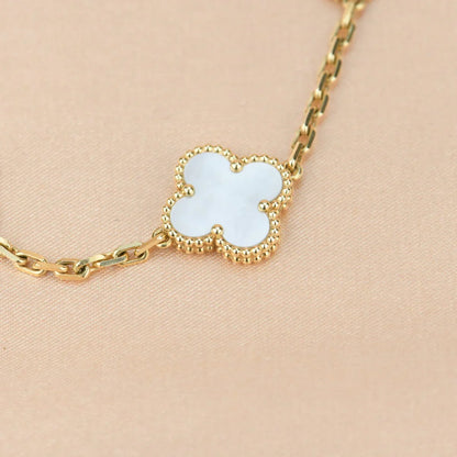 [Zalyn]LUCKY CLOVER 5-MOTIF BRACELET - WHITE MOTHER-OF-PEARL COLLECTION
