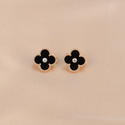 [Zalyn Jewelry ]CLOVER MEDIUM 1 MOTIFS ONYX DIAMOND EARRINGS