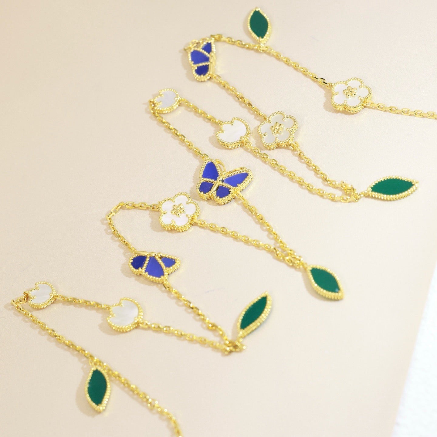 [Zalyn]LUCKY SPRING BUTTERFLY & FLOWER STATEMENT NECKLACE - 15-MOTIF FLORAL DESIGN