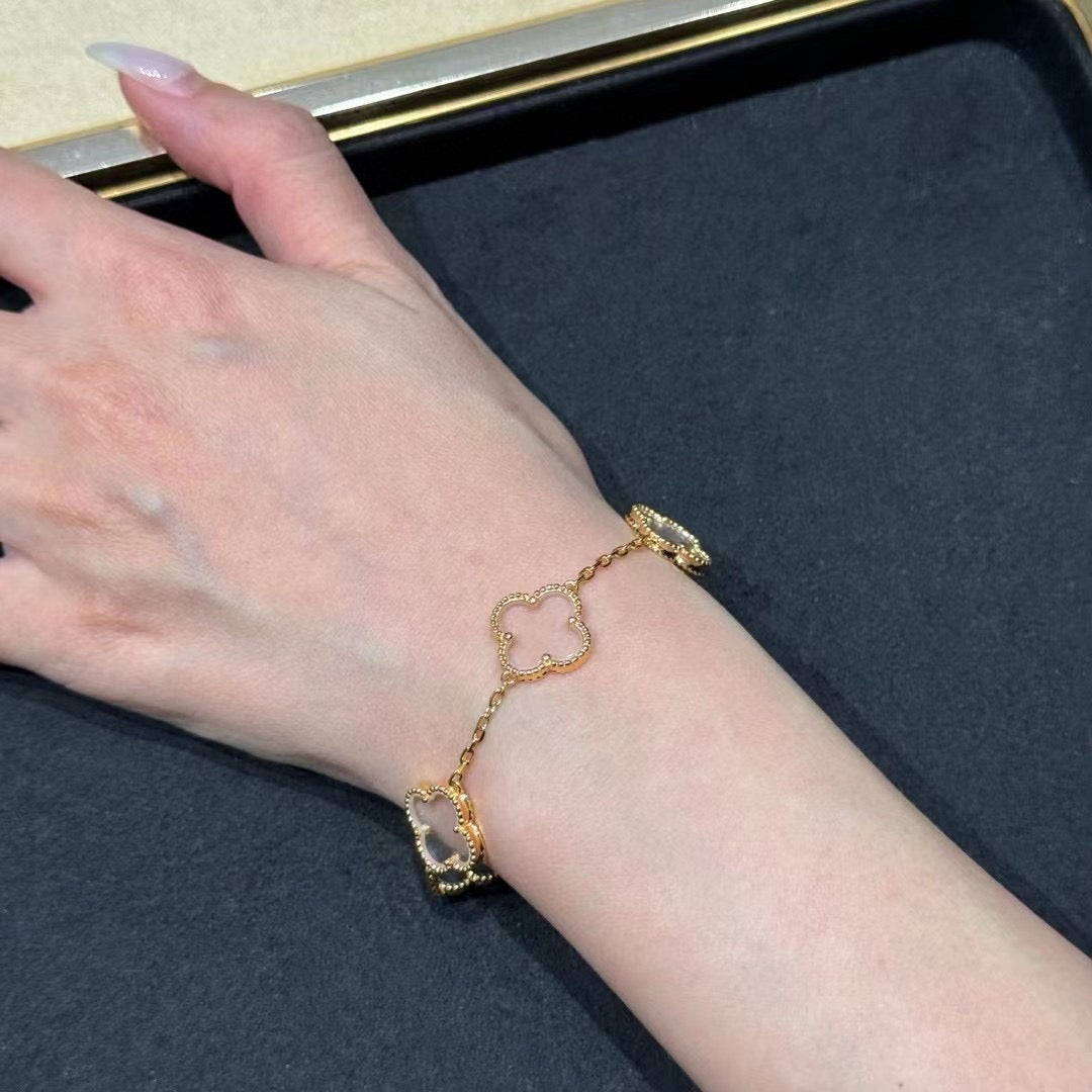 [Zalyn Jewelry ]CLOVER 5 MOTIF ROCK CRYSTAL BRACELET
