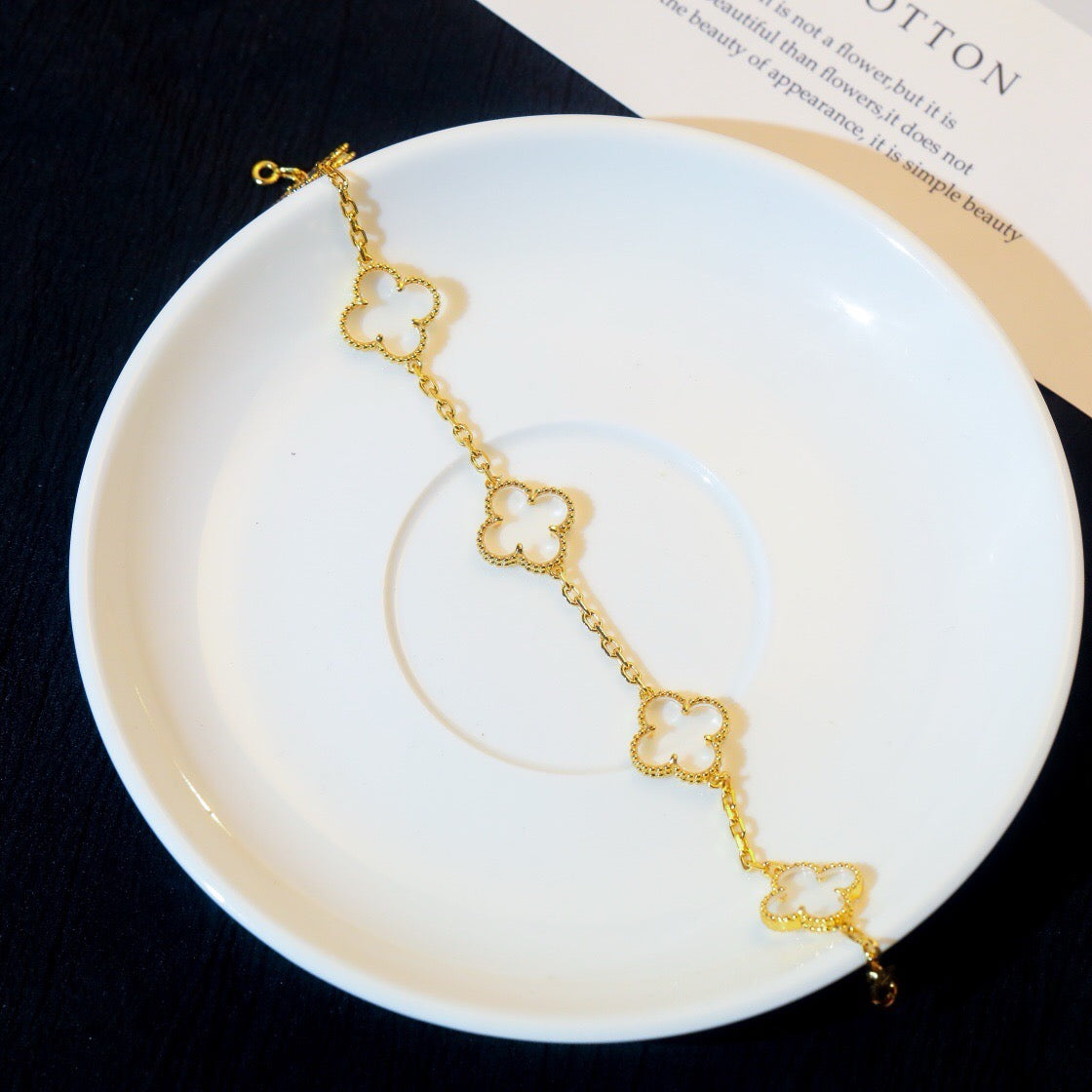 [Zalyn Jewelry ]CLOVER 5 MOTIF ROCK CRYSTAL BRACELET