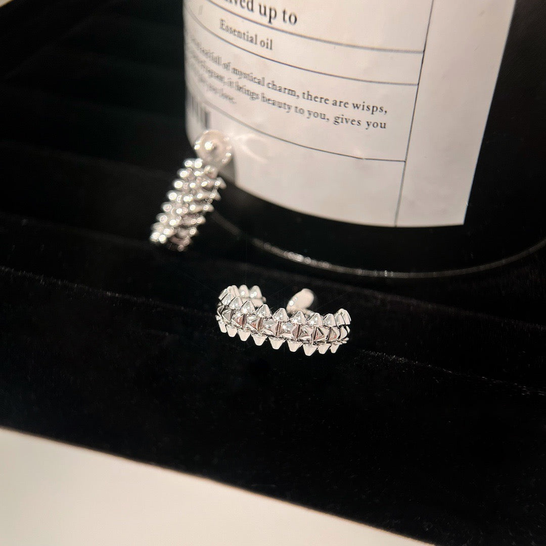 [Zalyn Jewelry ]CLASH SMALL HOOP EARRINGS