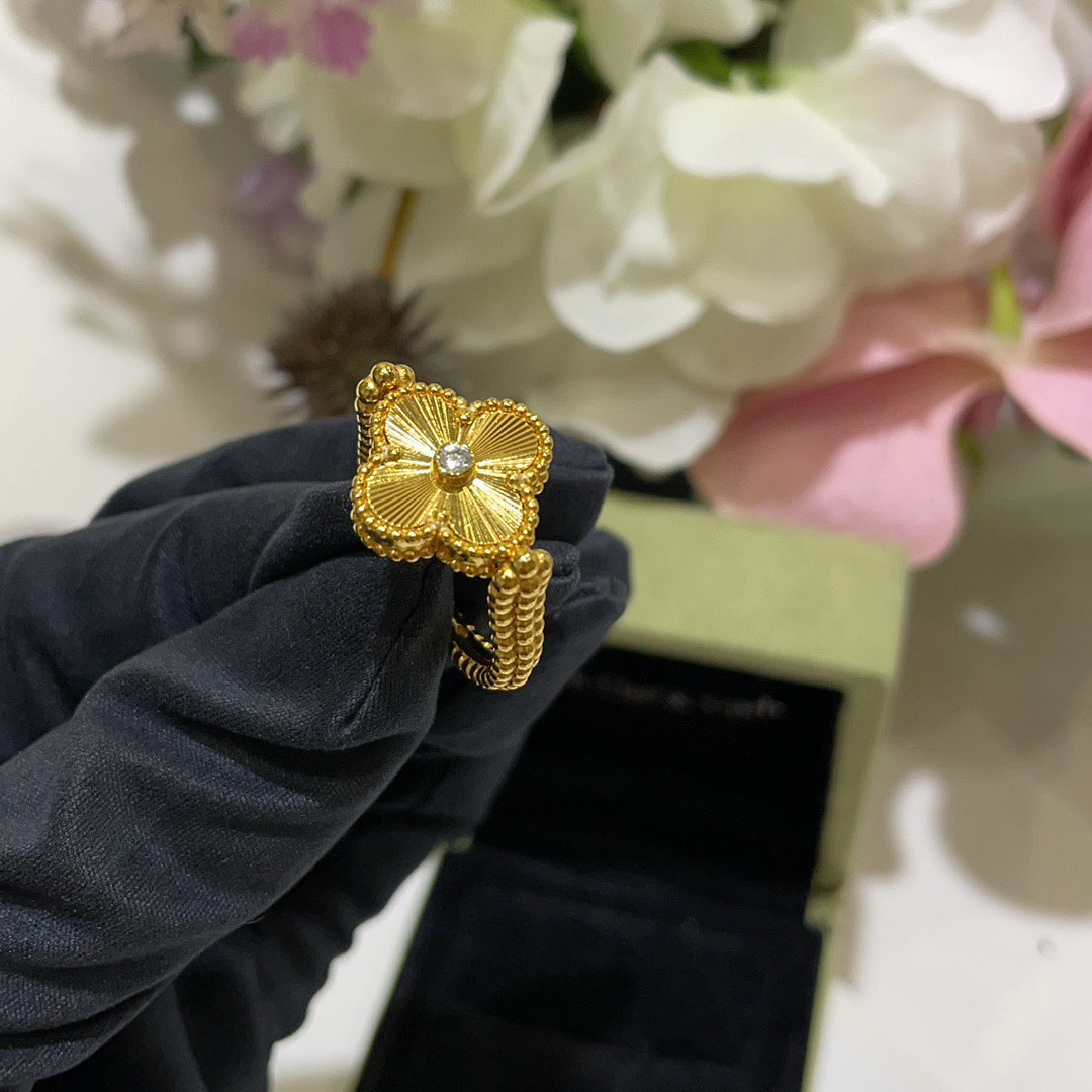 [Zalyn]LUCKY CLOVER GOLD REVERSIBLE RING