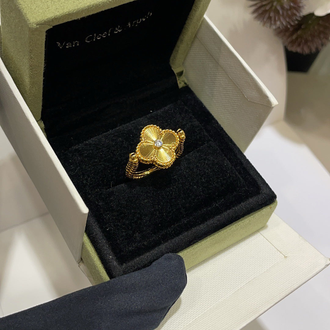 [Zalyn]LUCKY CLOVER GOLD REVERSIBLE RING