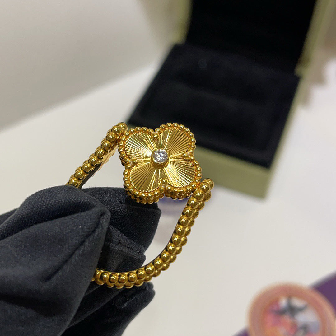 [Zalyn]LUCKY CLOVER GOLD REVERSIBLE RING