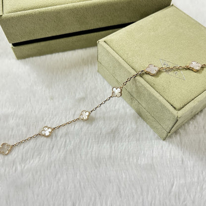[Zalyn Jewelry ]CLOVER 6 MOTIF WHITE MOP BRACELET
