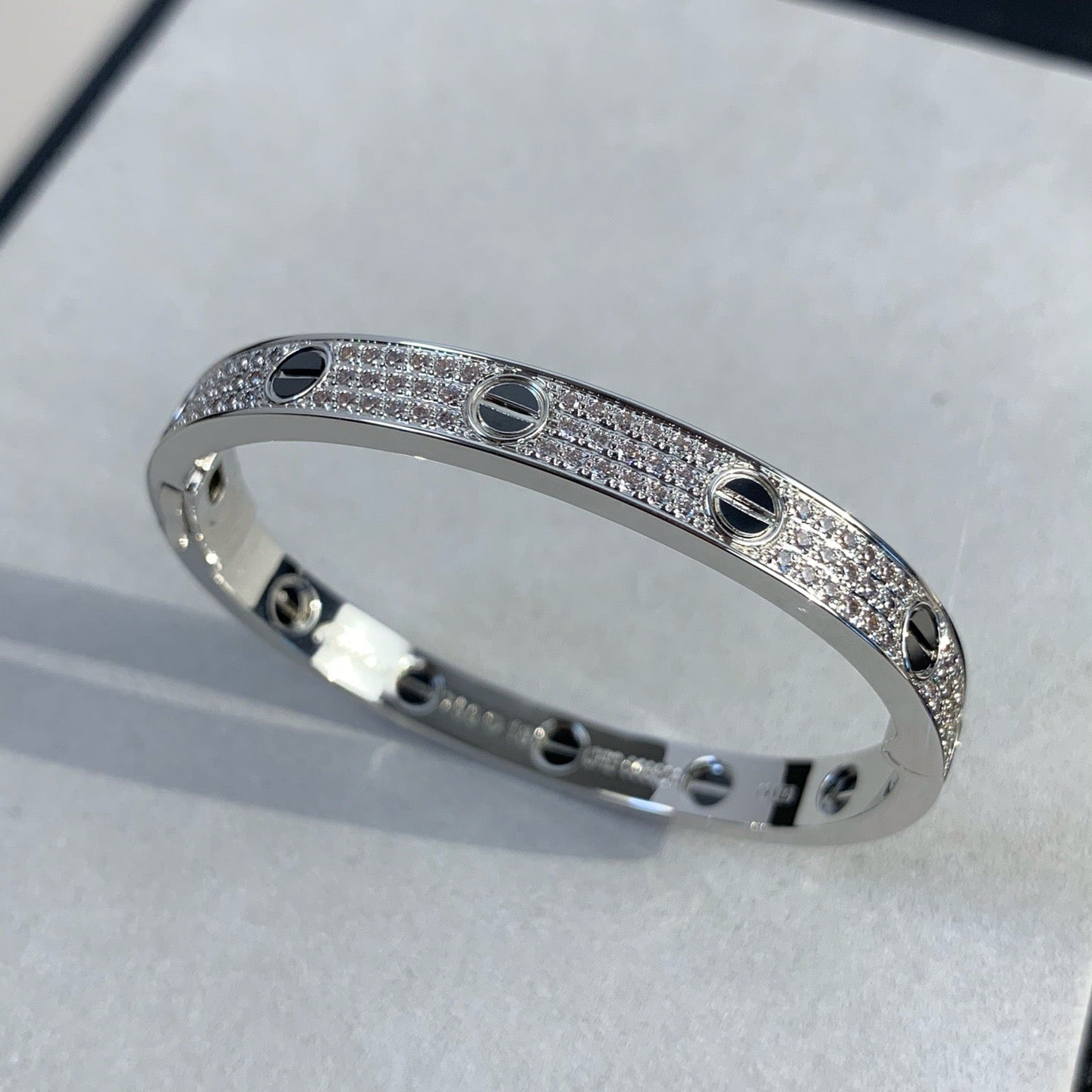 [Zalyn]CLASSIC 6.1MM LOVE BANGLE - DIAMOND PAVÉ & BLACK CERAMIC