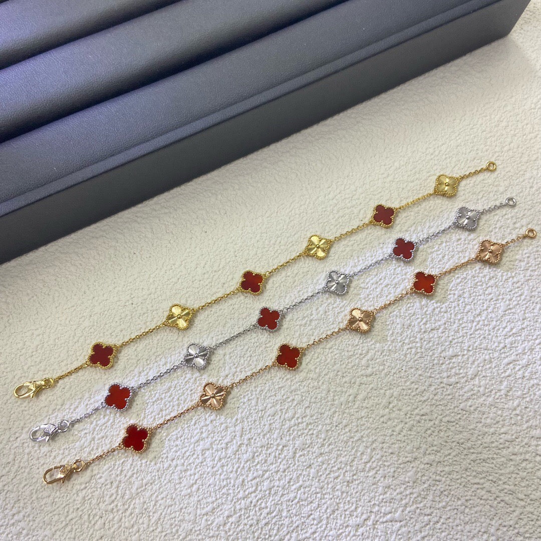 [Zalyn Jewelry ]CLOVER 6 MOTIF RED AGATE LASER BRACELET
