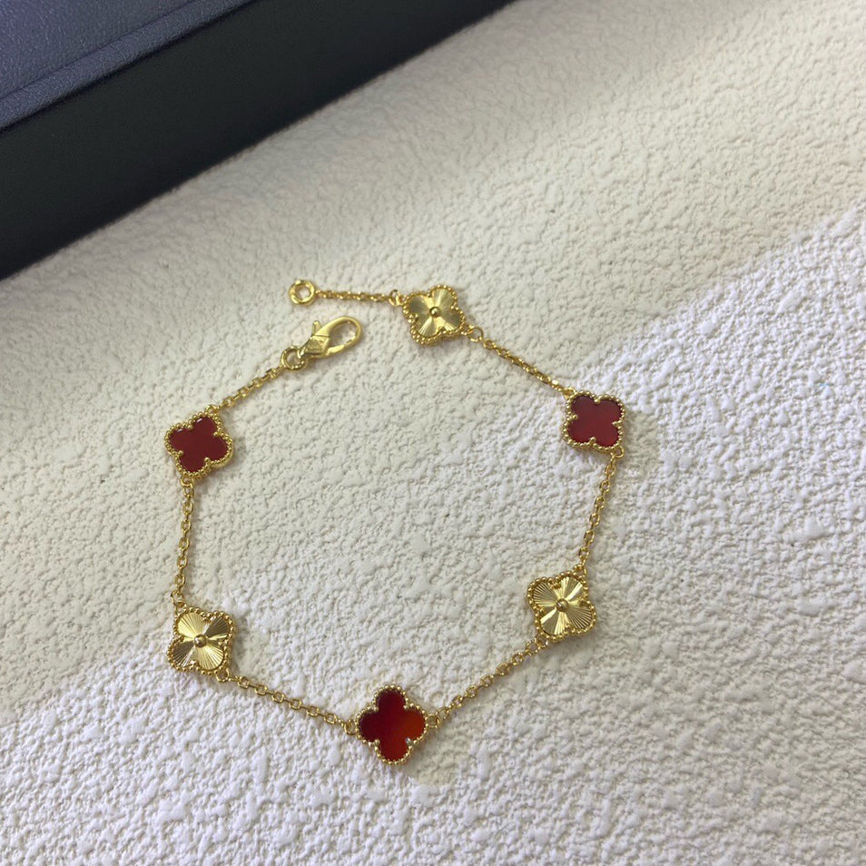 [Zalyn Jewelry ]CLOVER 6 MOTIF RED AGATE LASER BRACELET