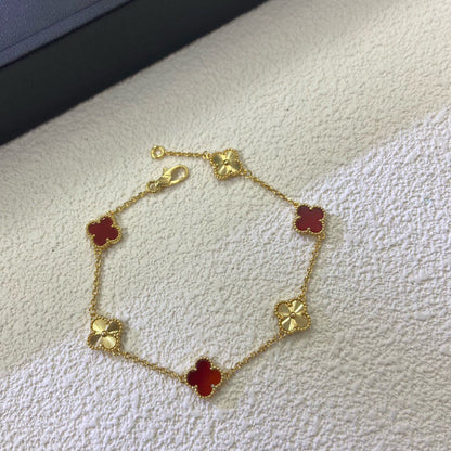 [Zalyn Jewelry ]CLOVER 6 MOTIF RED AGATE LASER BRACELET