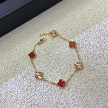 [Zalyn Jewelry ]CLOVER 6 MOTIF RED AGATE LASER BRACELET