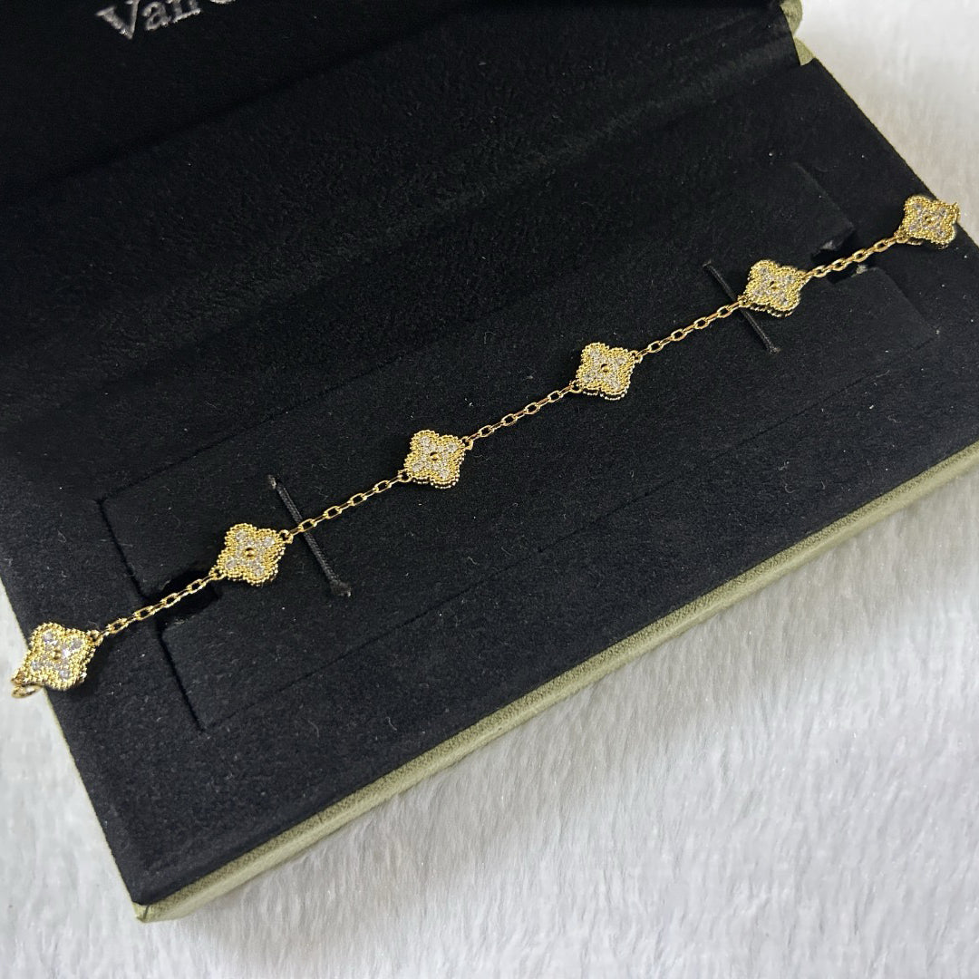 [Zalyn Jewelry ]CLOVER 6 MOTIF DIAMOND BRACELET