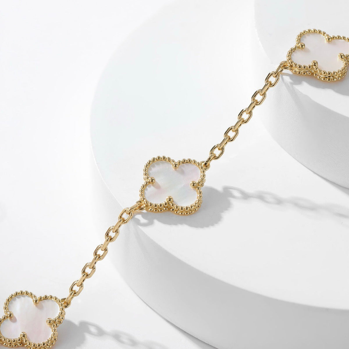 [Zalyn Jewelry ]CLOVER 10 MOTIFS WHITE MOTHER OF PEARL NECKLACE