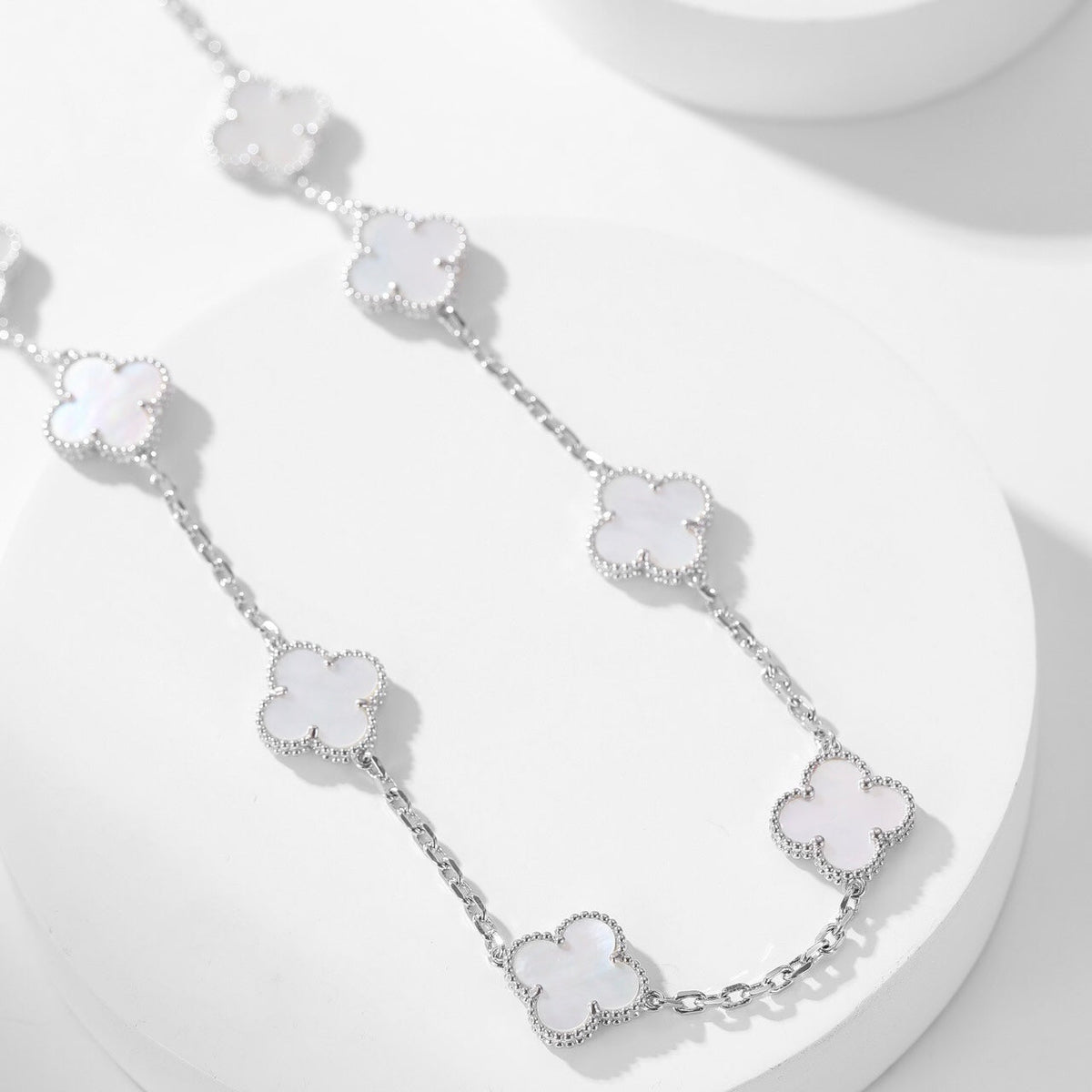 [Zalyn Jewelry ]CLOVER 10 MOTIFS WHITE MOTHER OF PEARL NECKLACE