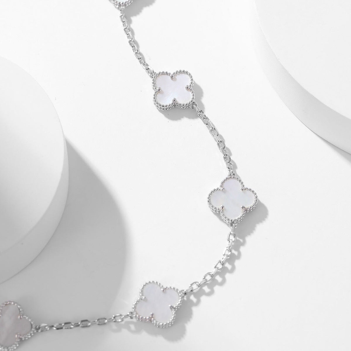 [Zalyn Jewelry ]CLOVER 10 MOTIFS WHITE MOTHER OF PEARL NECKLACE