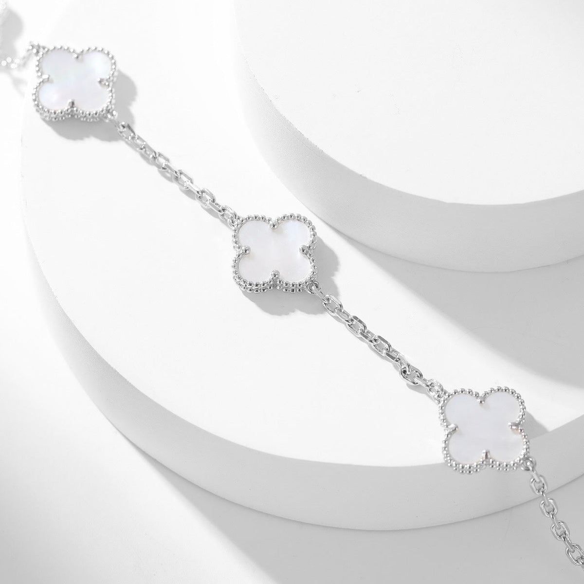 [Zalyn Jewelry ]CLOVER 10 MOTIFS WHITE MOTHER OF PEARL NECKLACE