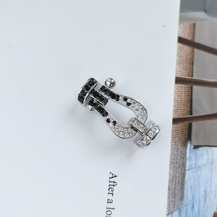 [Zalyn]FORCE LARGE HORSESHOE BLACK & WHITE DIAMOND BRACELET - ROSE GOLD