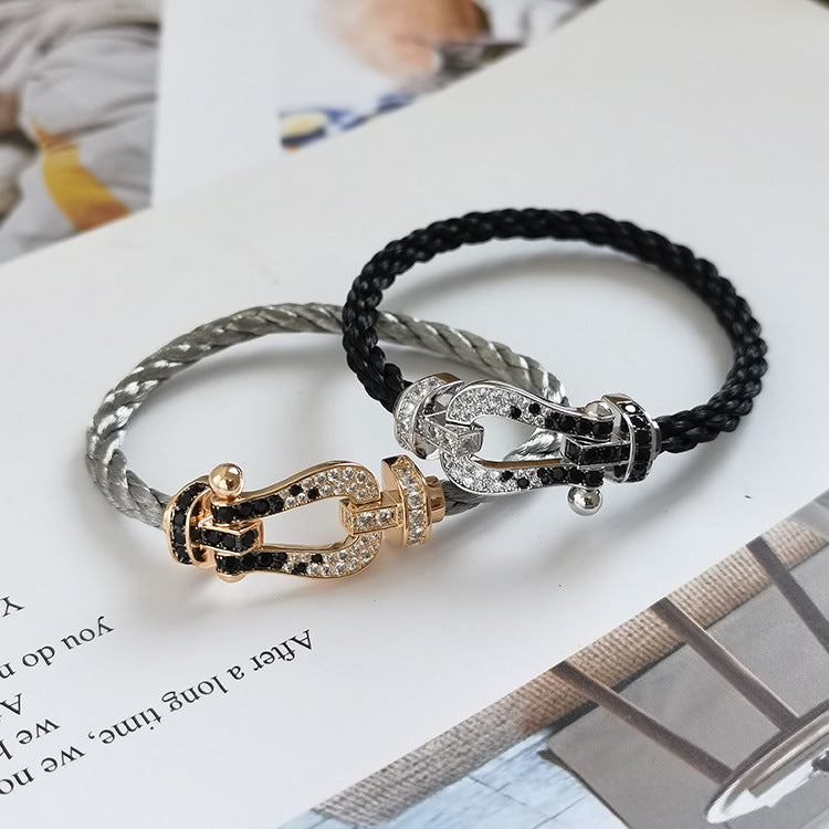 [Zalyn]FORCE LARGE HORSESHOE BLACK & WHITE DIAMOND BRACELET - ROSE GOLD