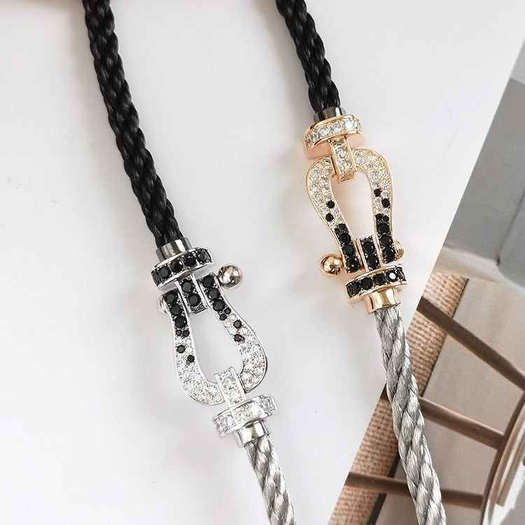 [Zalyn]FORCE LARGE HORSESHOE BLACK & WHITE DIAMOND BRACELET - WHITE GOLD
