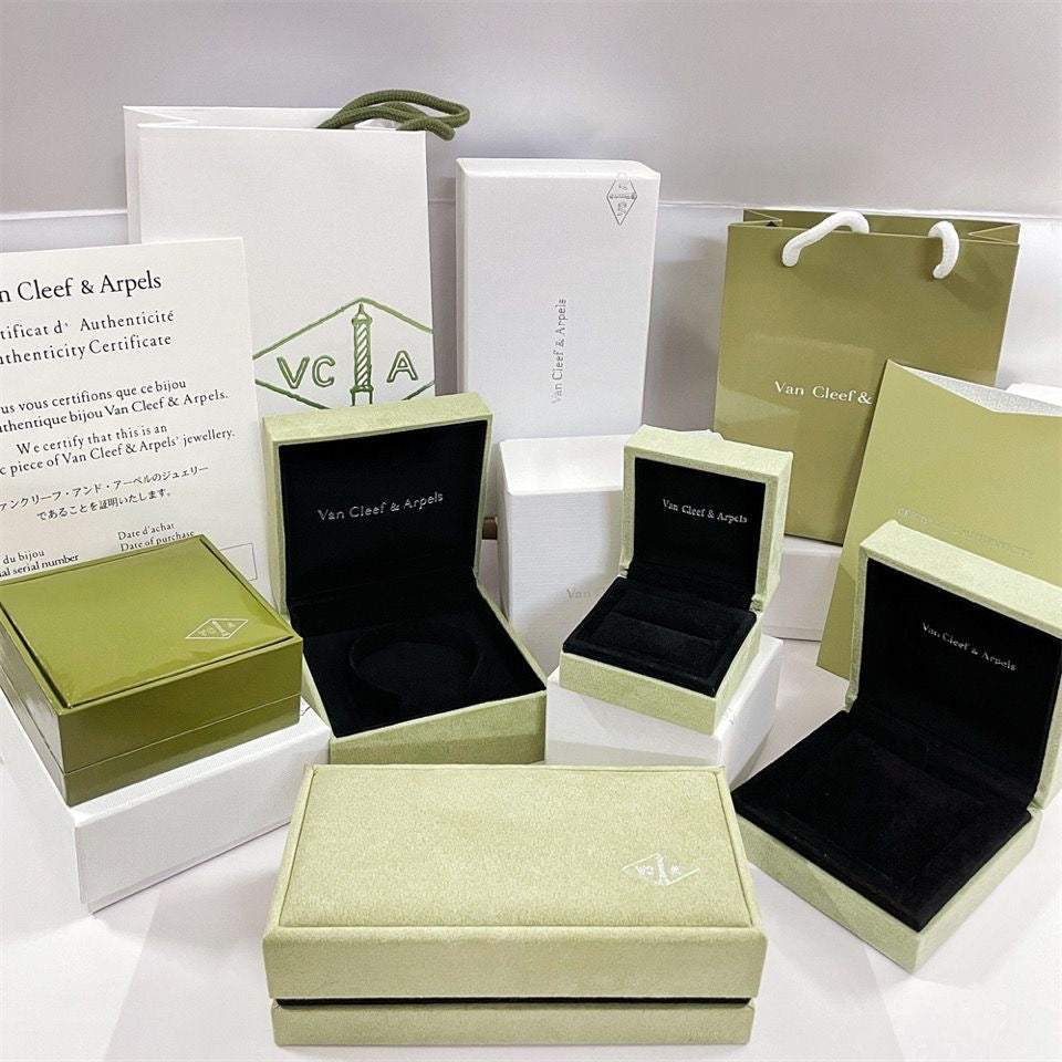 [Zalyn]CLOVER BRAND JEWELRY BOX