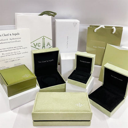 [Zalyn]CLOVER BRAND JEWELRY BOX
