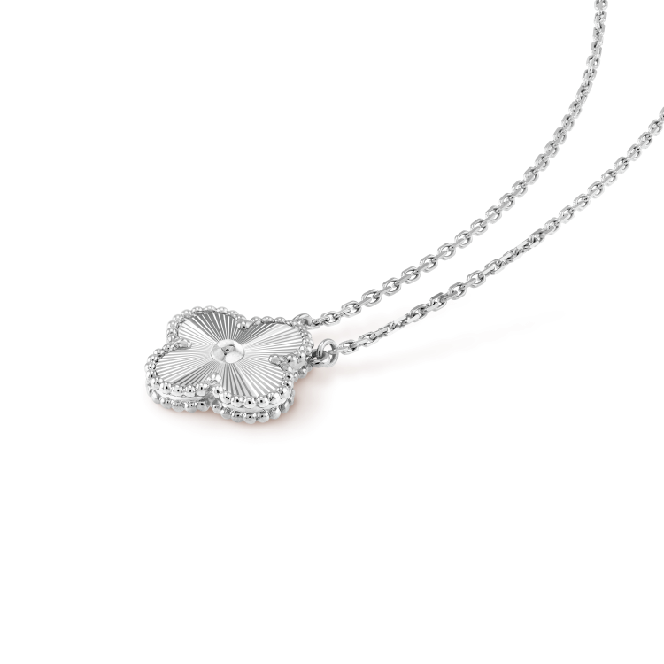 [Zalyn Jewelry ]CLOVER 15MM LASER NECKLACE SILVER