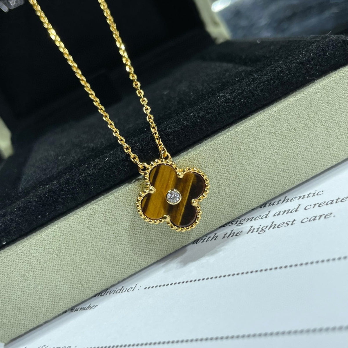 [Zalyn Jewelry ]CLOVER 15MM DIAMOND AND YELLOW TIGER'S EYE AGATE necklace